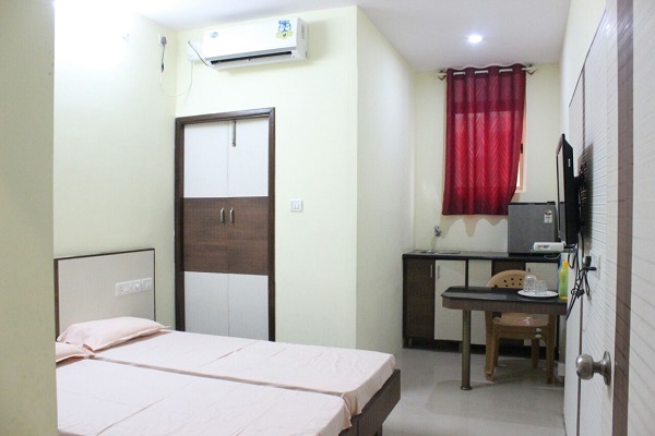 Ac Pg for Boys near Amity University Noida